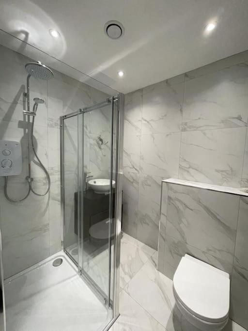 Bright, Vibrant New 1 Bedroom Town Centre Parking Bournemouth Bagian luar foto